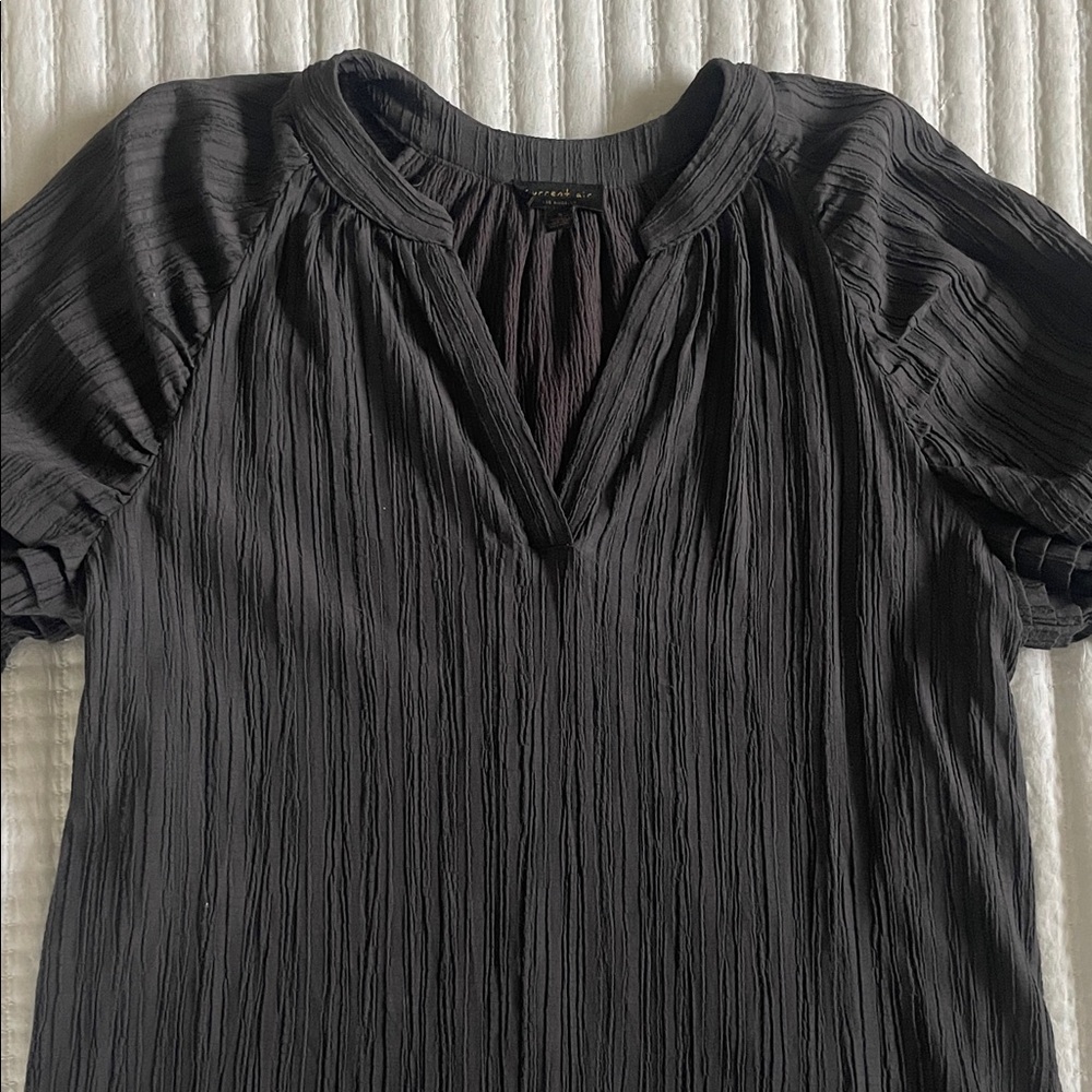 Current Air Charcoal Gray puffed sleeve blouse